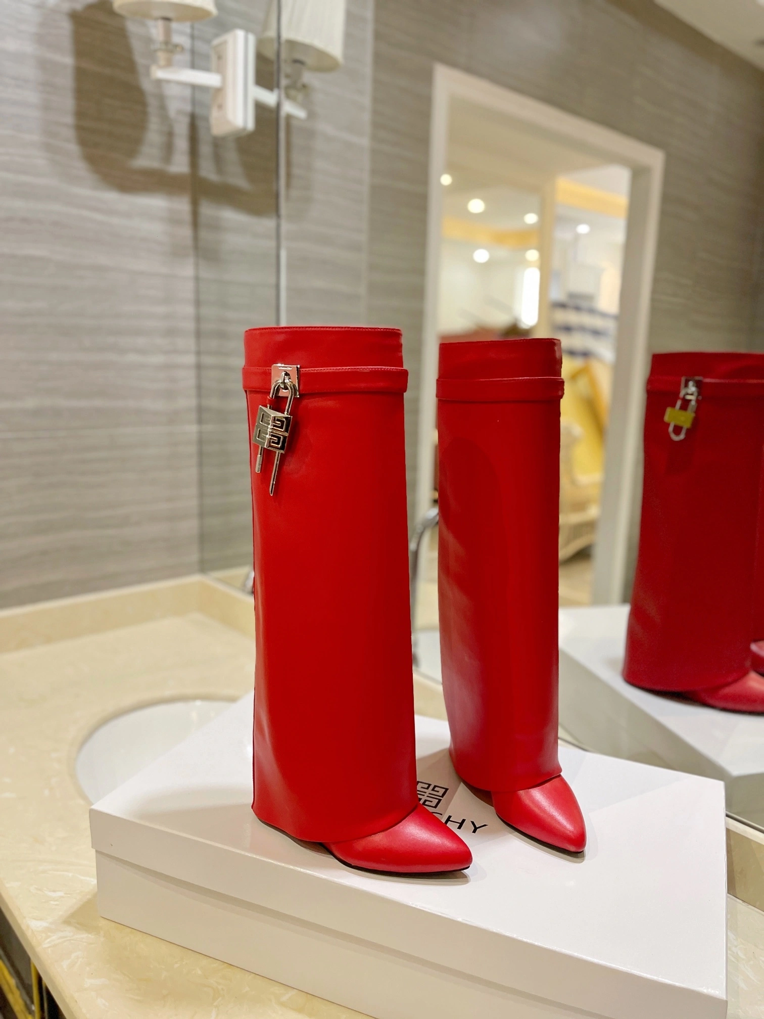 COCO-- 6iv593hy BE7021E0YP-600 Calfskin Heel height：8.5CM item:D-X555L1161